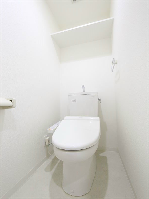 シャワー付トイレ♪収納付