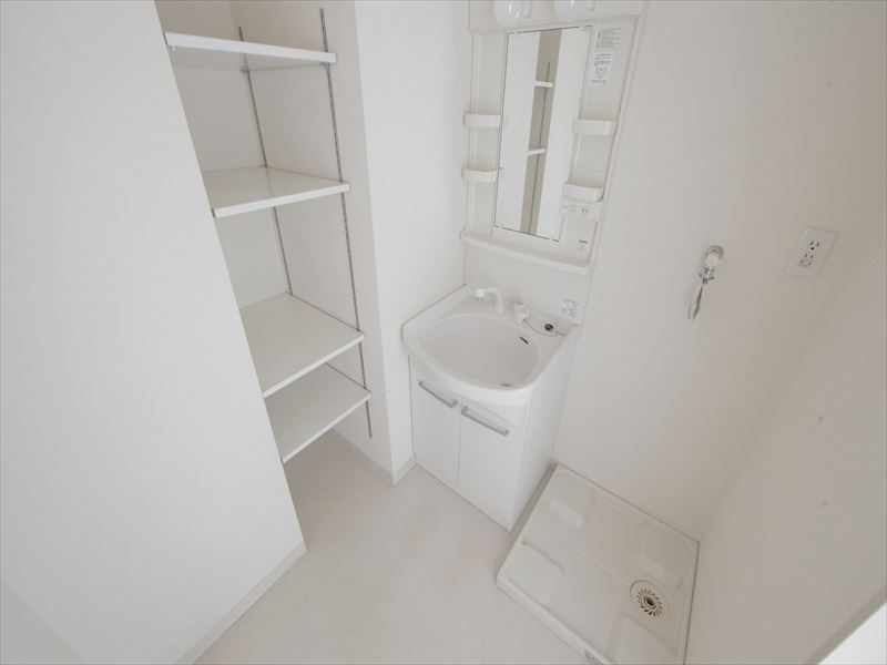 シャンプードレッサー 脱衣所 室内洗濯機置