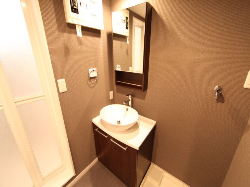 脱衣所 おしゃれな独立洗面台