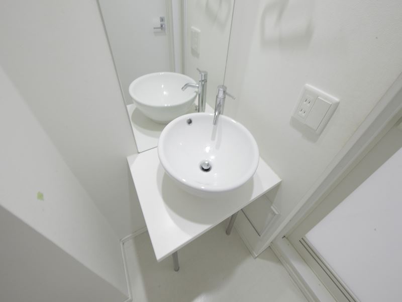 脱衣所 独立洗面台付き