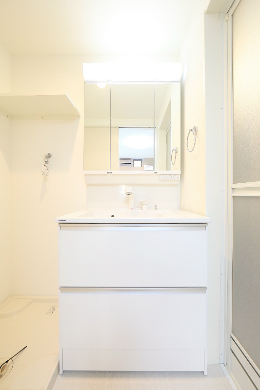 洗面脱衣所 シャンプードレッサー 室内洗濯機置場