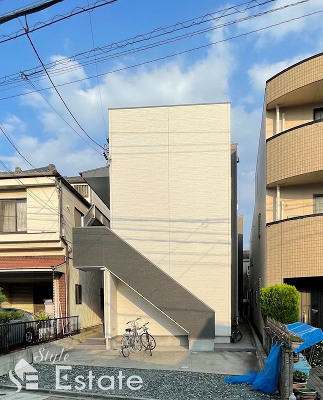 レヴレジール