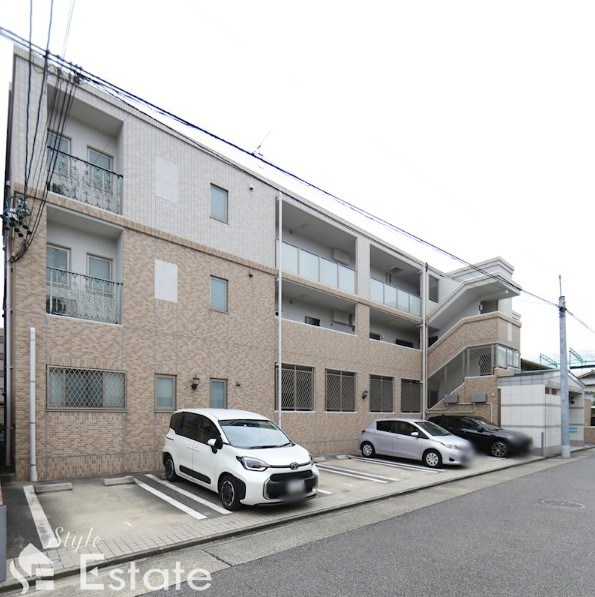 ピオーネ覚王山