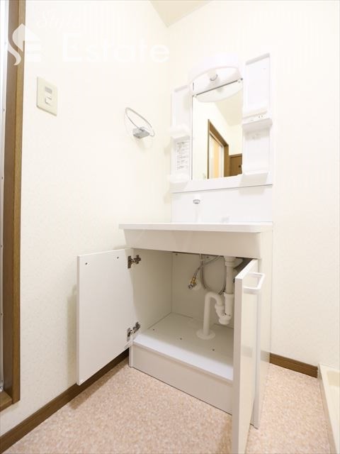 洗面化粧台収納