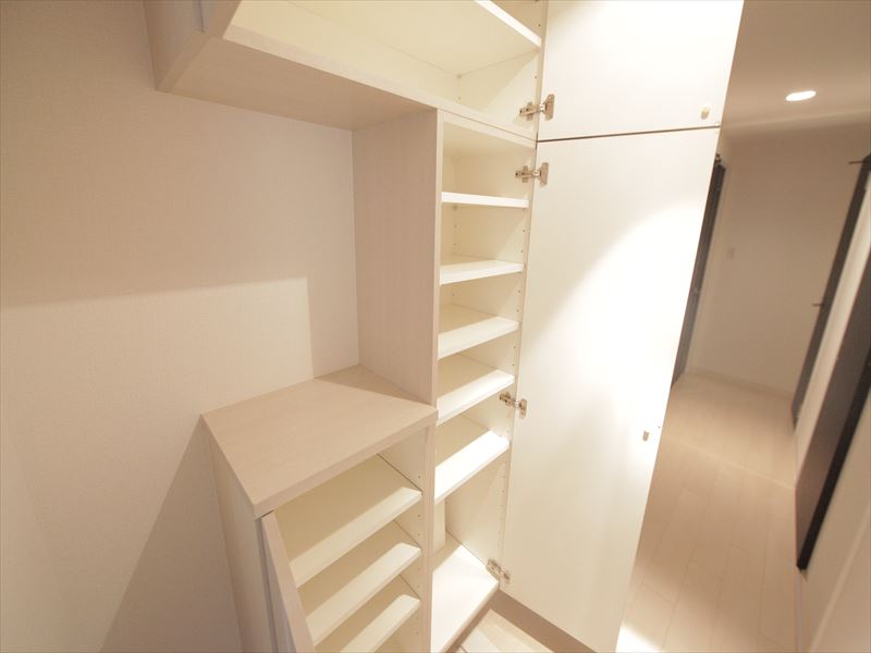 シューズボックス