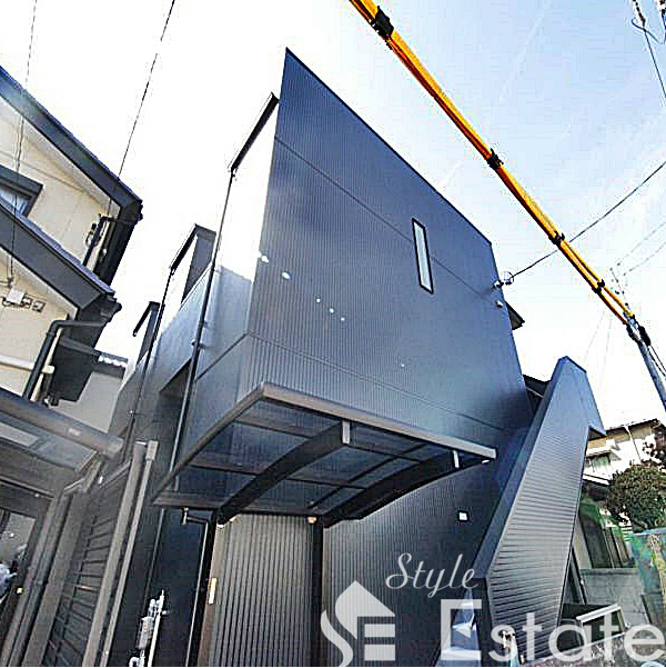 Lucie鳴海（ルシエナルミ）