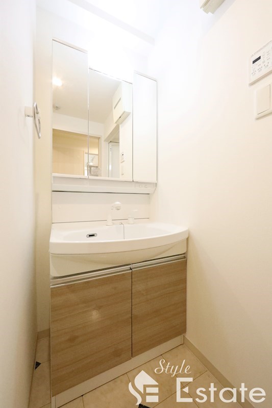 独立洗面台 脱衣所