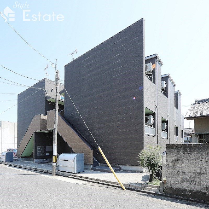 アヴニール・モンテ（アヴニールモンテ）