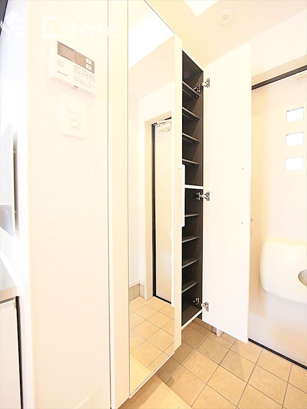 シューズボックス