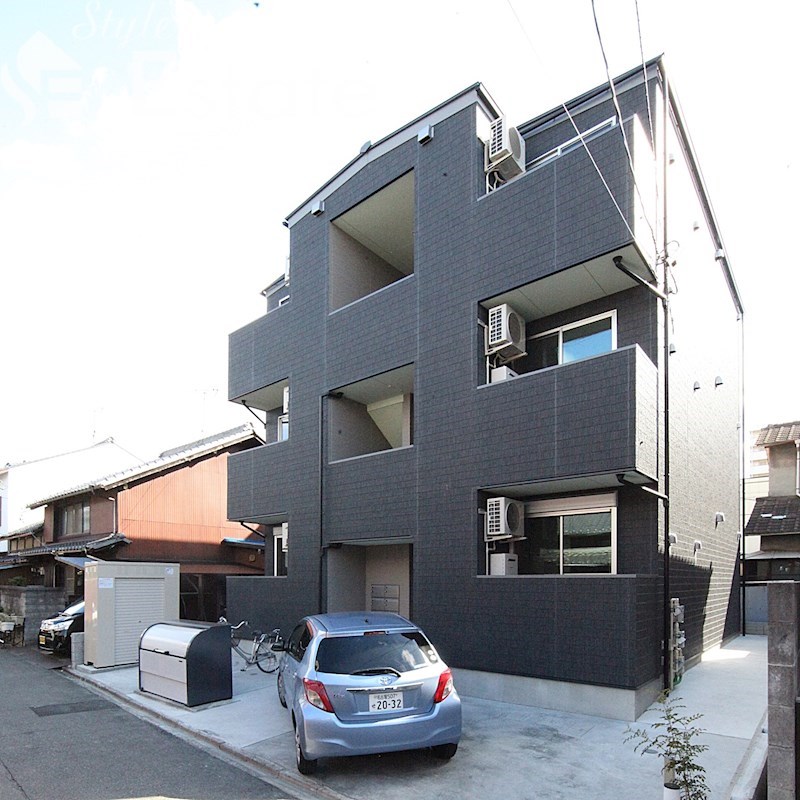 PLUM FIELD 六番町