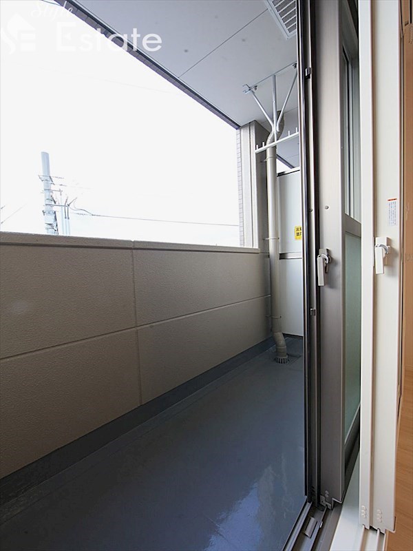 バルコニー 窓が2重です。