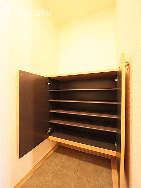 シューズボックス