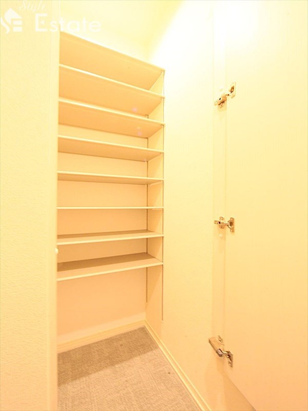 シューズボックス