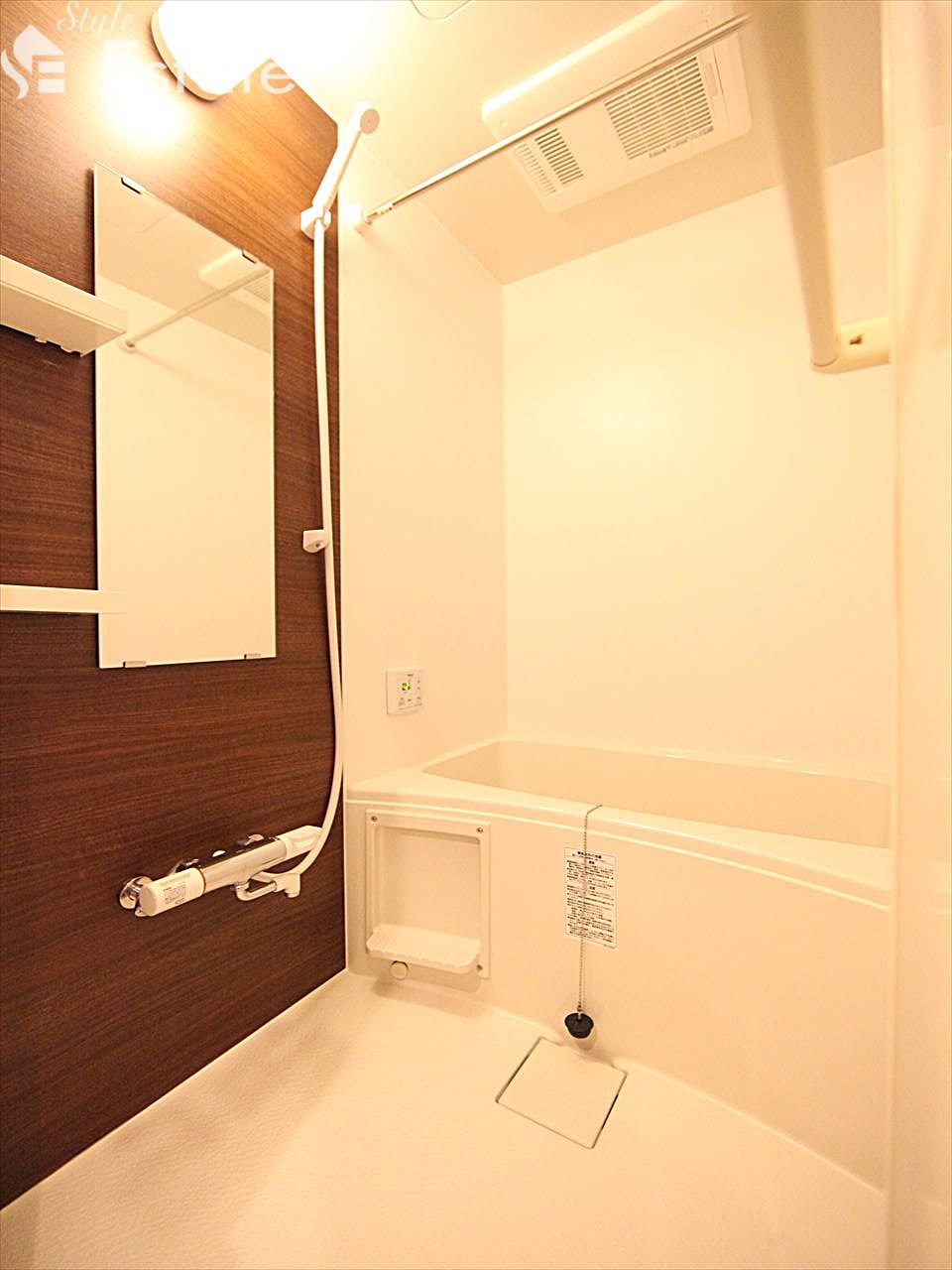 浴室乾燥機付きバスルーム