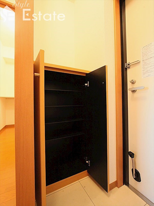 シューズボックス