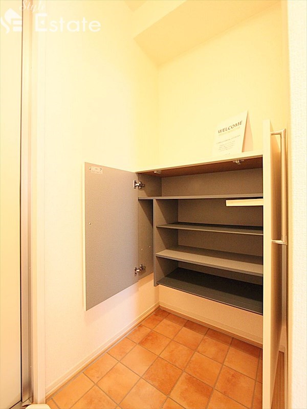 シューズボックス