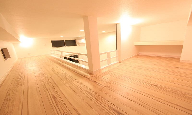 ロフト6.5帖 窓付き