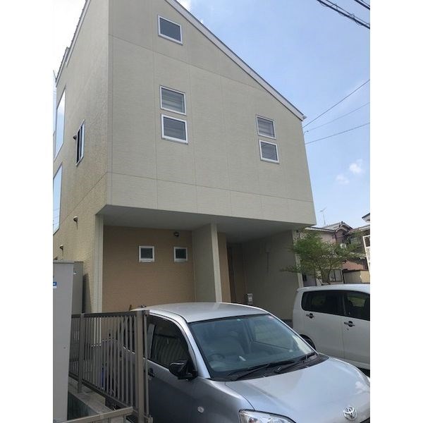 鳴丘戸建