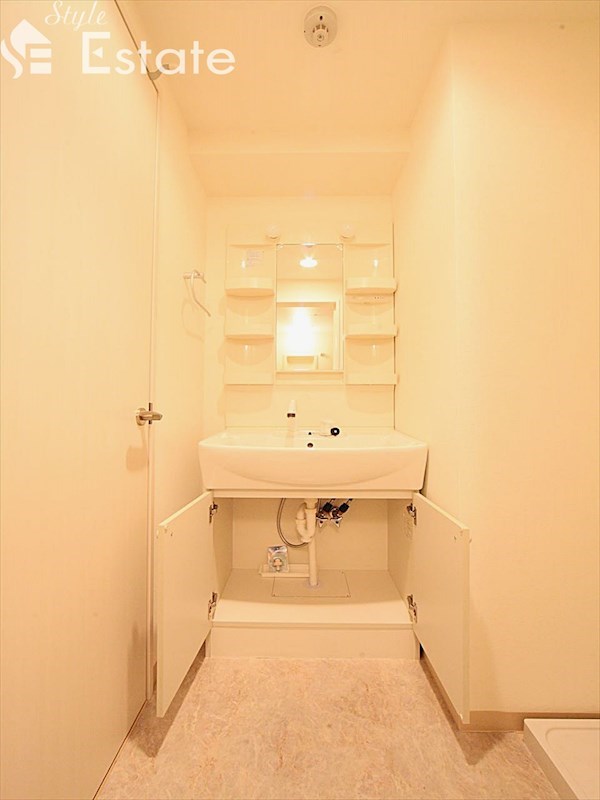 洗面台収納スペース