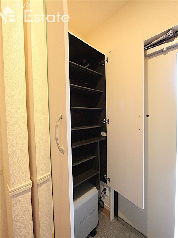 シューズボックス