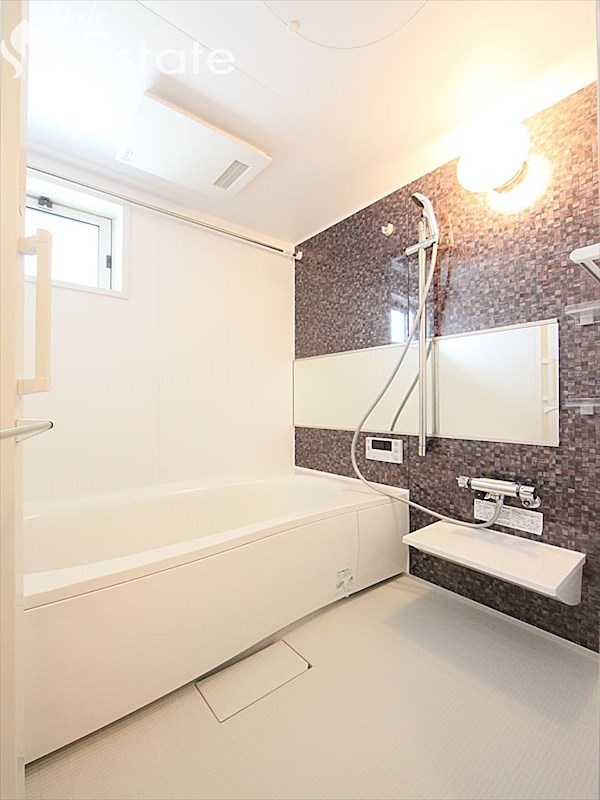 バスルーム 窓あり