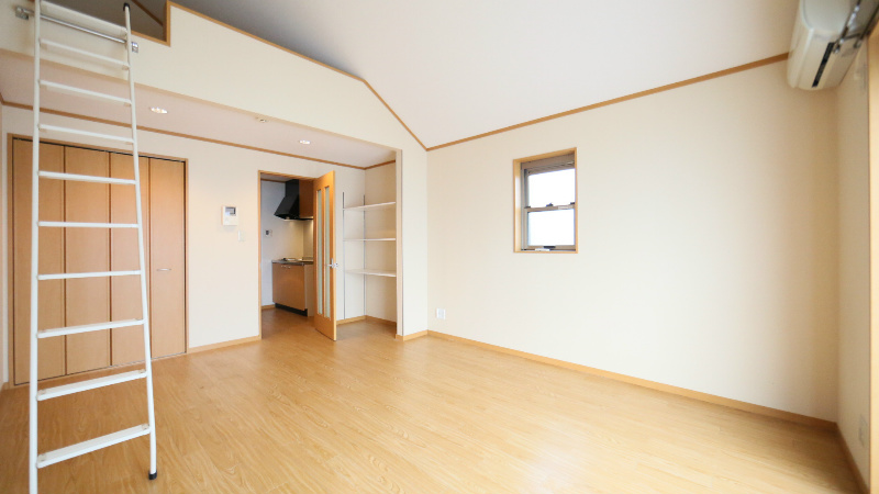 洋室10.7帖 ロフトあるよ♪