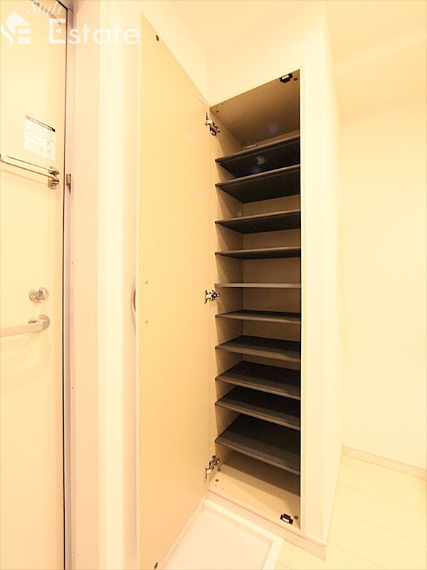 シューズボックス