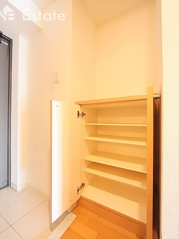 シューズボックス