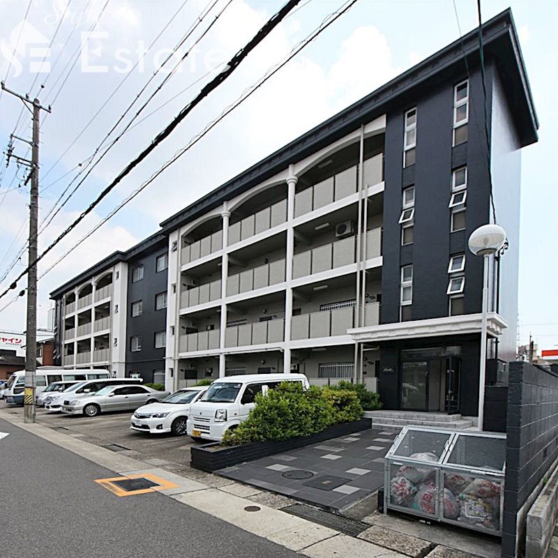 シーズンコート植田