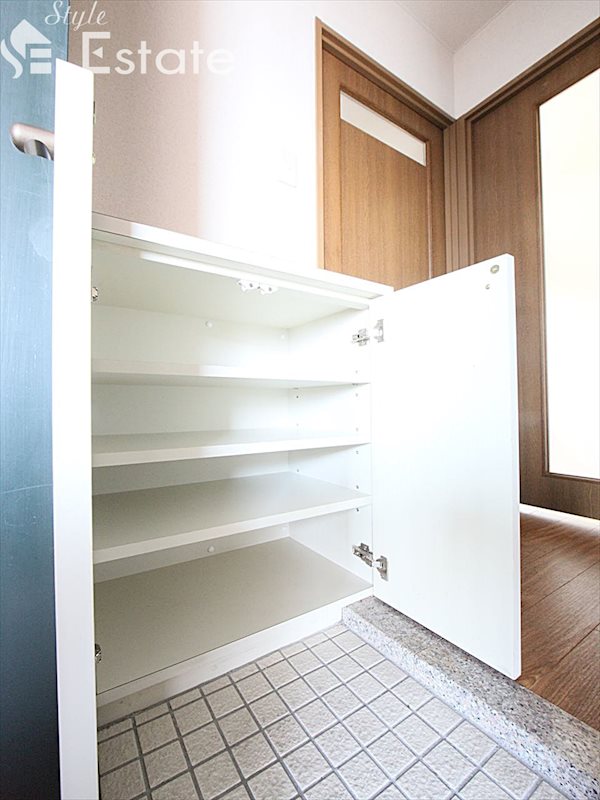 シューズボックス