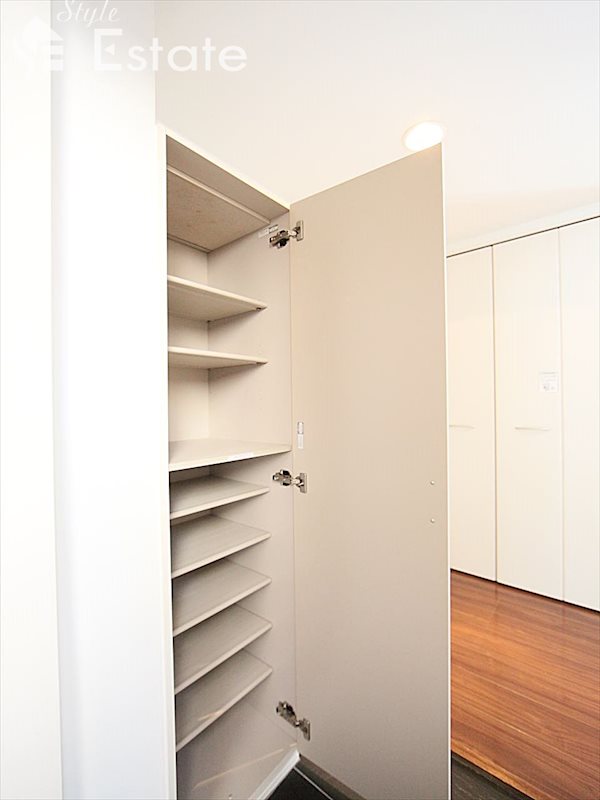 シューズボックス