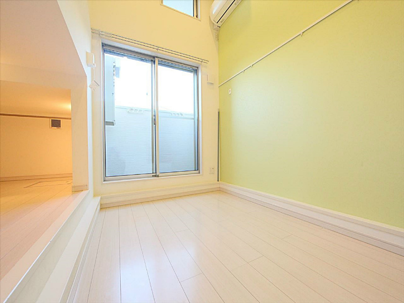 洋室 アンダーロフト