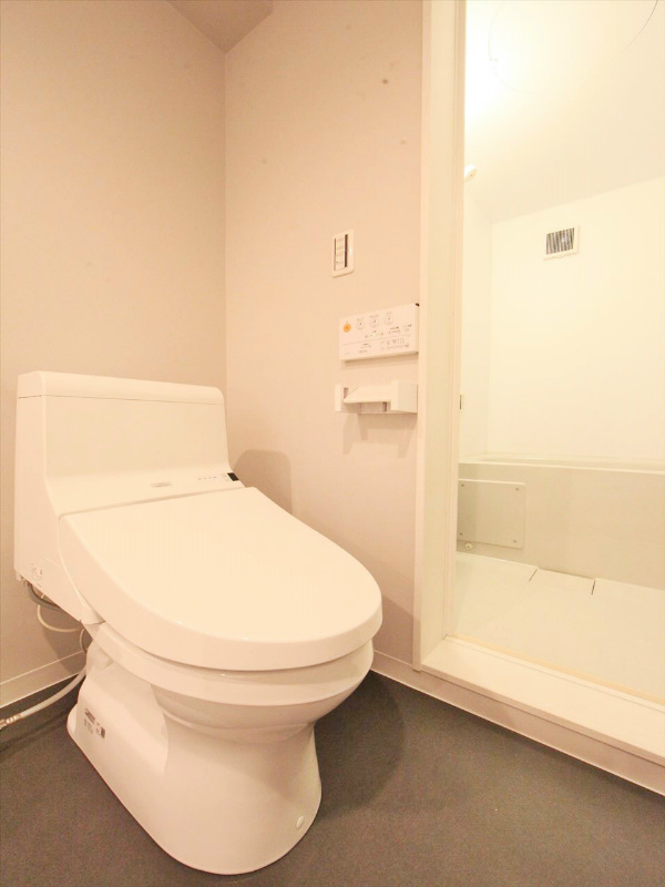 トイレ ウォシュレット付