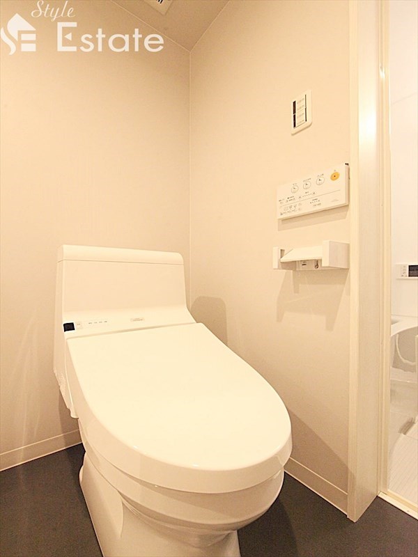 トイレ ウォシュレット付