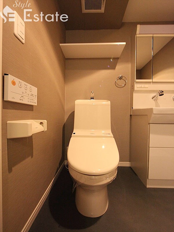 シャワー付きトイレ