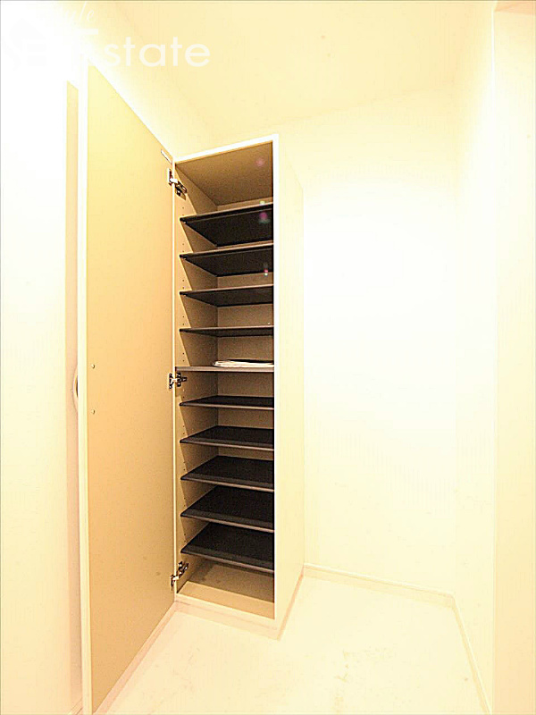 シューズボックス