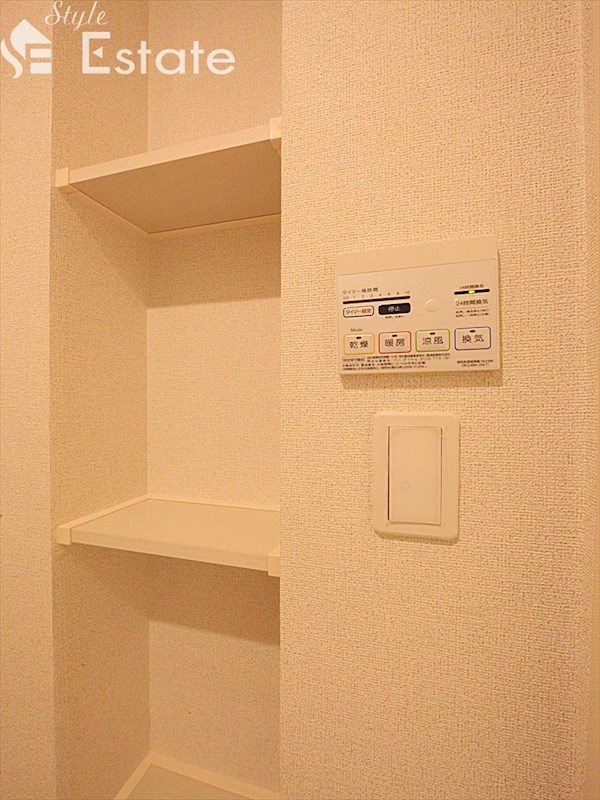 浴室乾燥機 収納棚