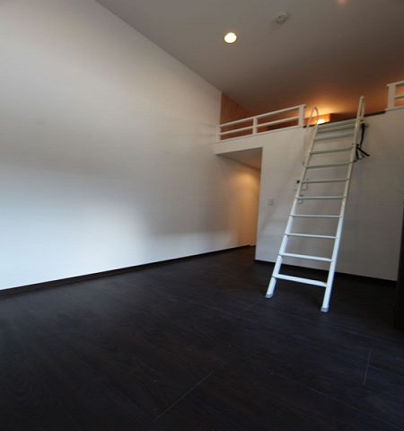 洋室8.7帖ロフト5.5帖(収納としてもOK)