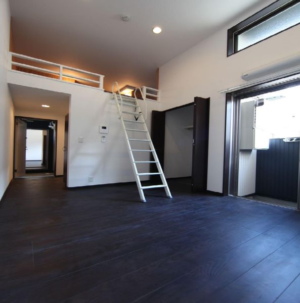 洋室8.7帖ロフト5.5帖(収納としてもOK)