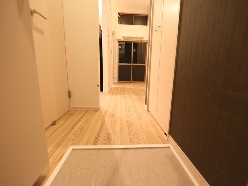 玄関 下駄箱充実してます。