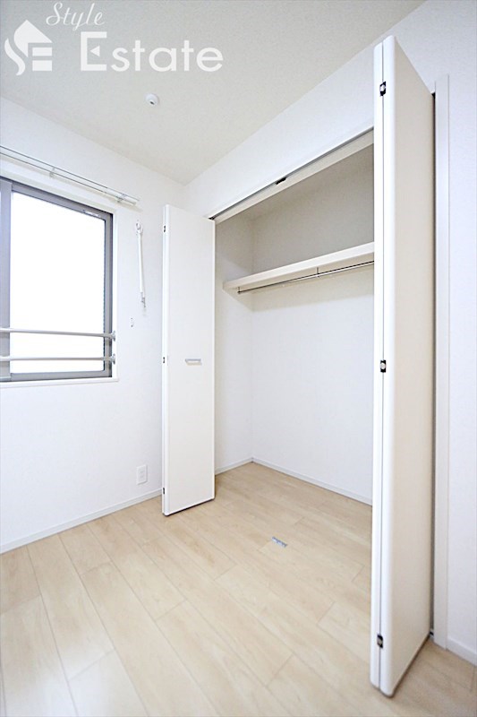 ベッドルームクローゼット