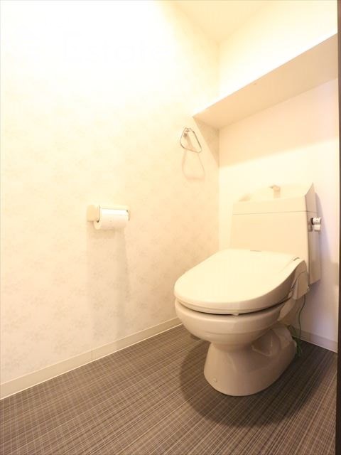 温水洗浄便座付きトイレ