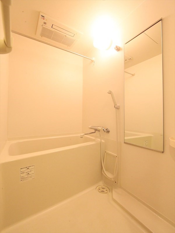 バスルーム ミラーつき!