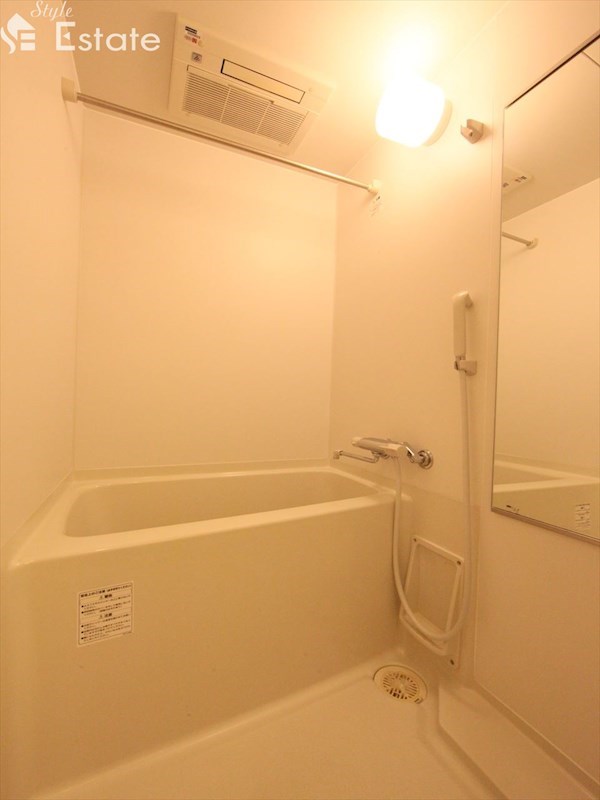 バスルーム ミラーつき!