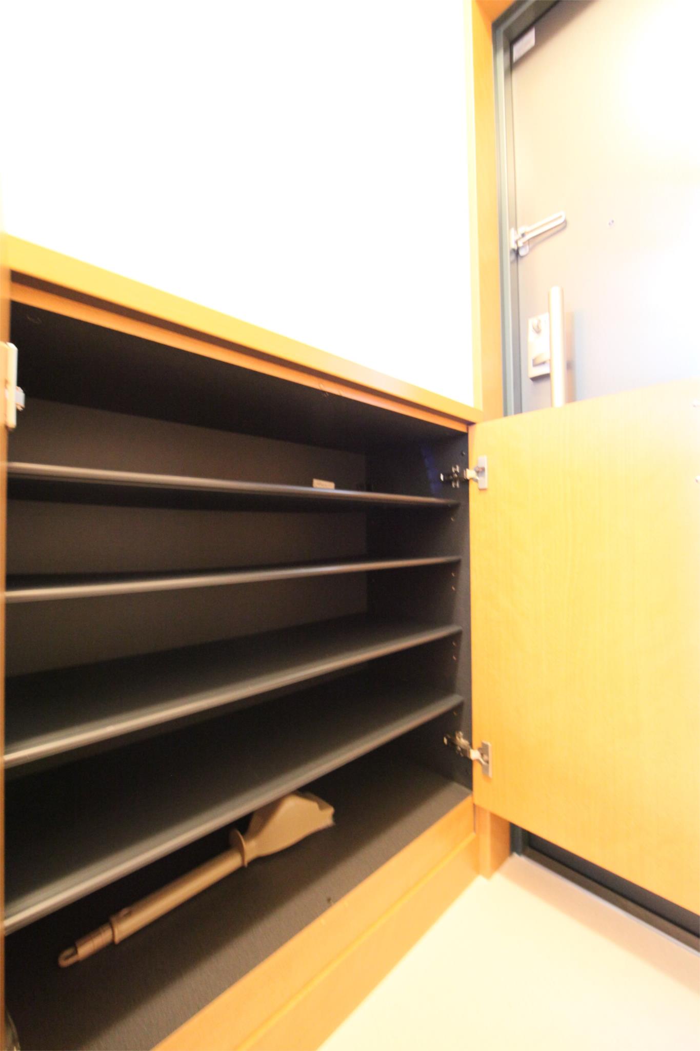 シューズボックス