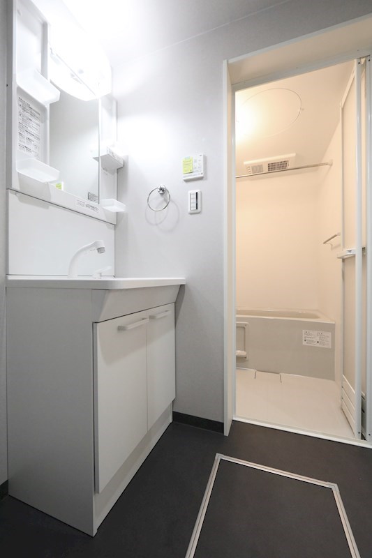 独立洗面台 ※モデルルーム参考写真