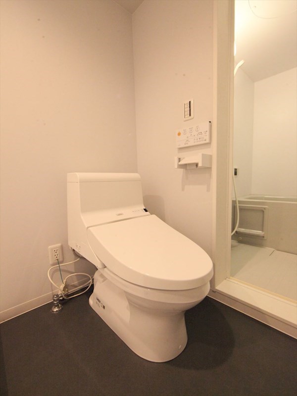 シャワー付きトイレ
