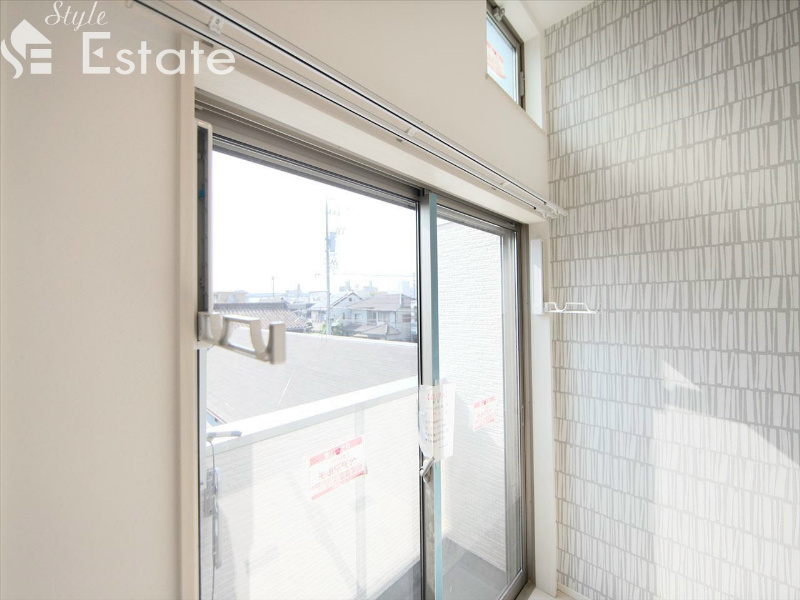 室内洗濯物干し 同仕様内装写真