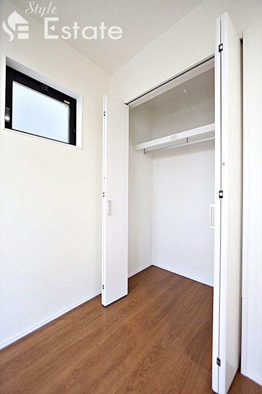 ベッドルームクローゼット