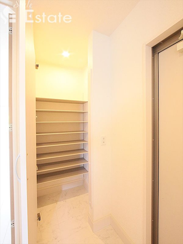 シューズボックス